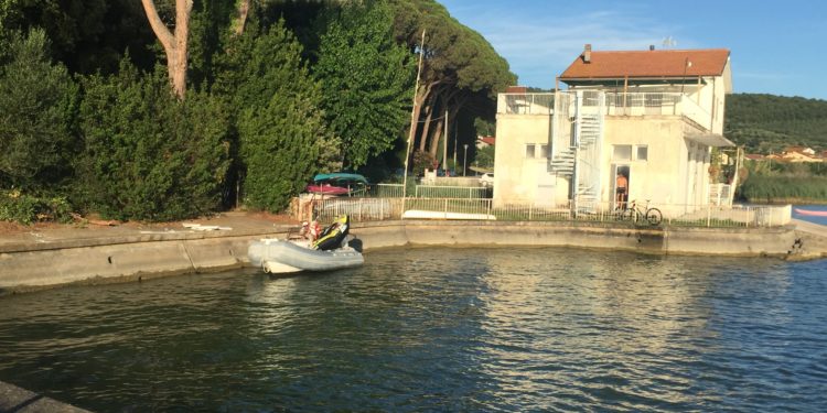 lake trasimeno - where we rent the boat to go to the island